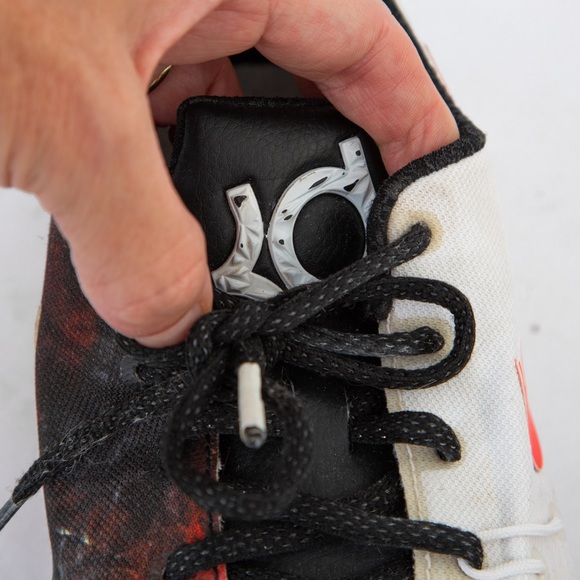 Nike KD 8 Christmas boy’s low top sneaker split design red & black graphic 7Y - Picture 14 of 16